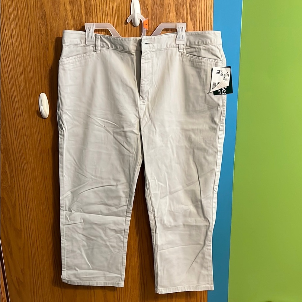 Women’s LL Bean Gray Cropped Pants 18 Petite